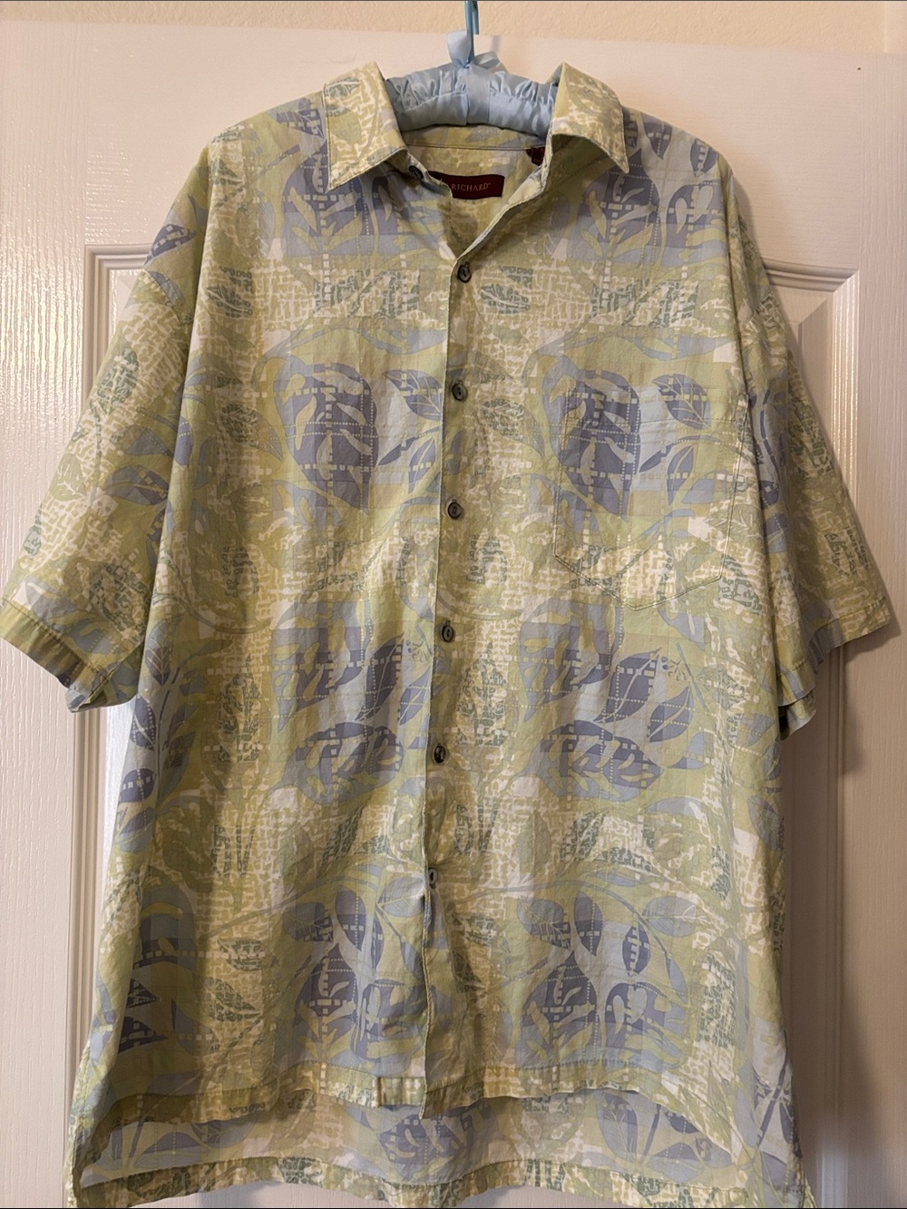 Tori Richard Tropical Leaf Button-Up Shirt in Light Green & Pale Blue size xl